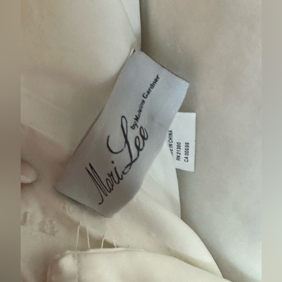 Morilee by Madeline Gardner Mermaid Style Strapless Wedding Gown Size 4. - Picture 6 of 8